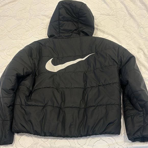 Nike Black Puffer Jacket - Picture 3 of 3